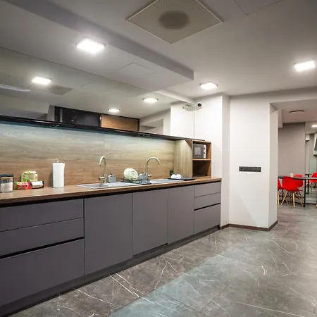 Mustache * Budapešť